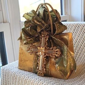 Golden Gift Bag Christmas Music Box with Cross Plays Silent Night